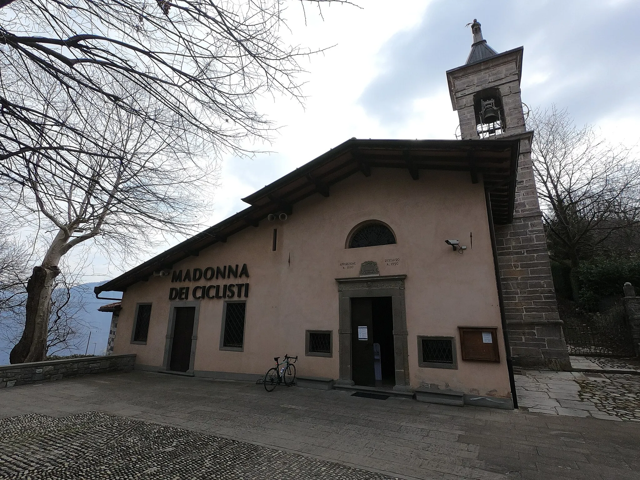 Photo showing: Madonna dei ciclisti al Colle Gallo