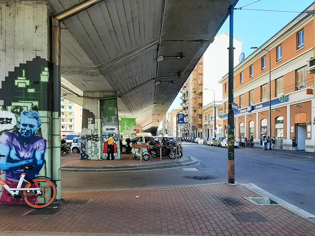 Photo showing: Milano, viale Lucania con la sopraelevata.