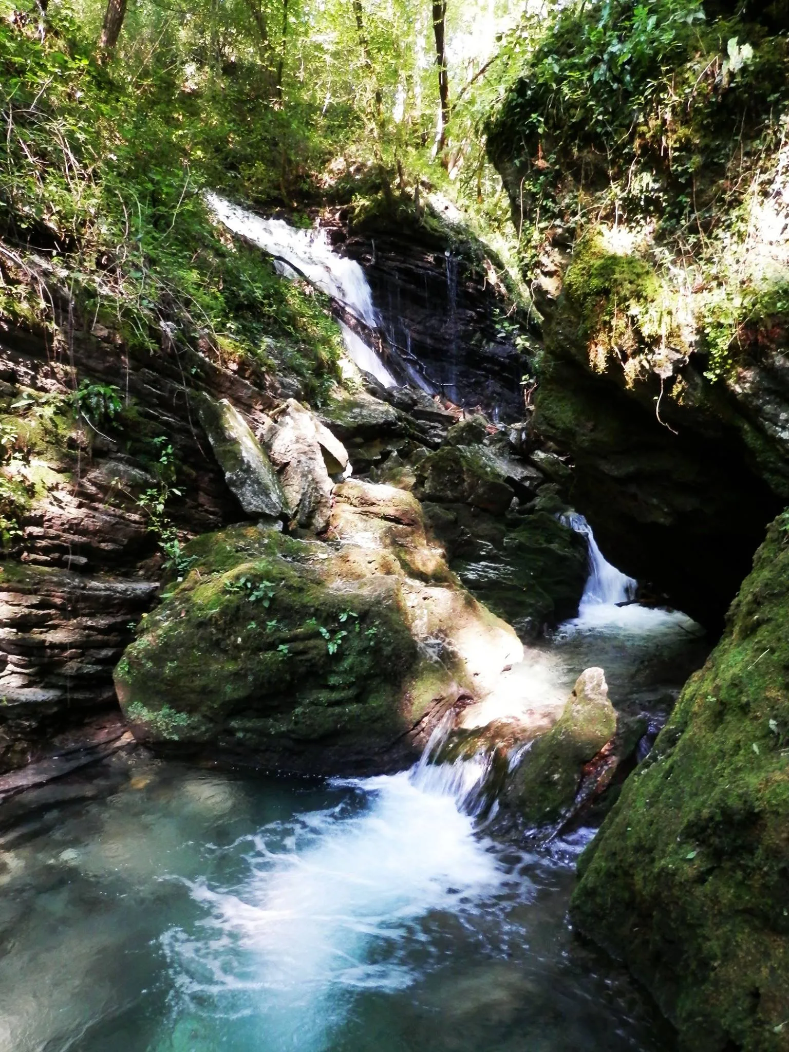 Photo showing: Ponte del diavolo, torrente Tinella, Morosolo (comune di Casciago), in provincia di Varese.