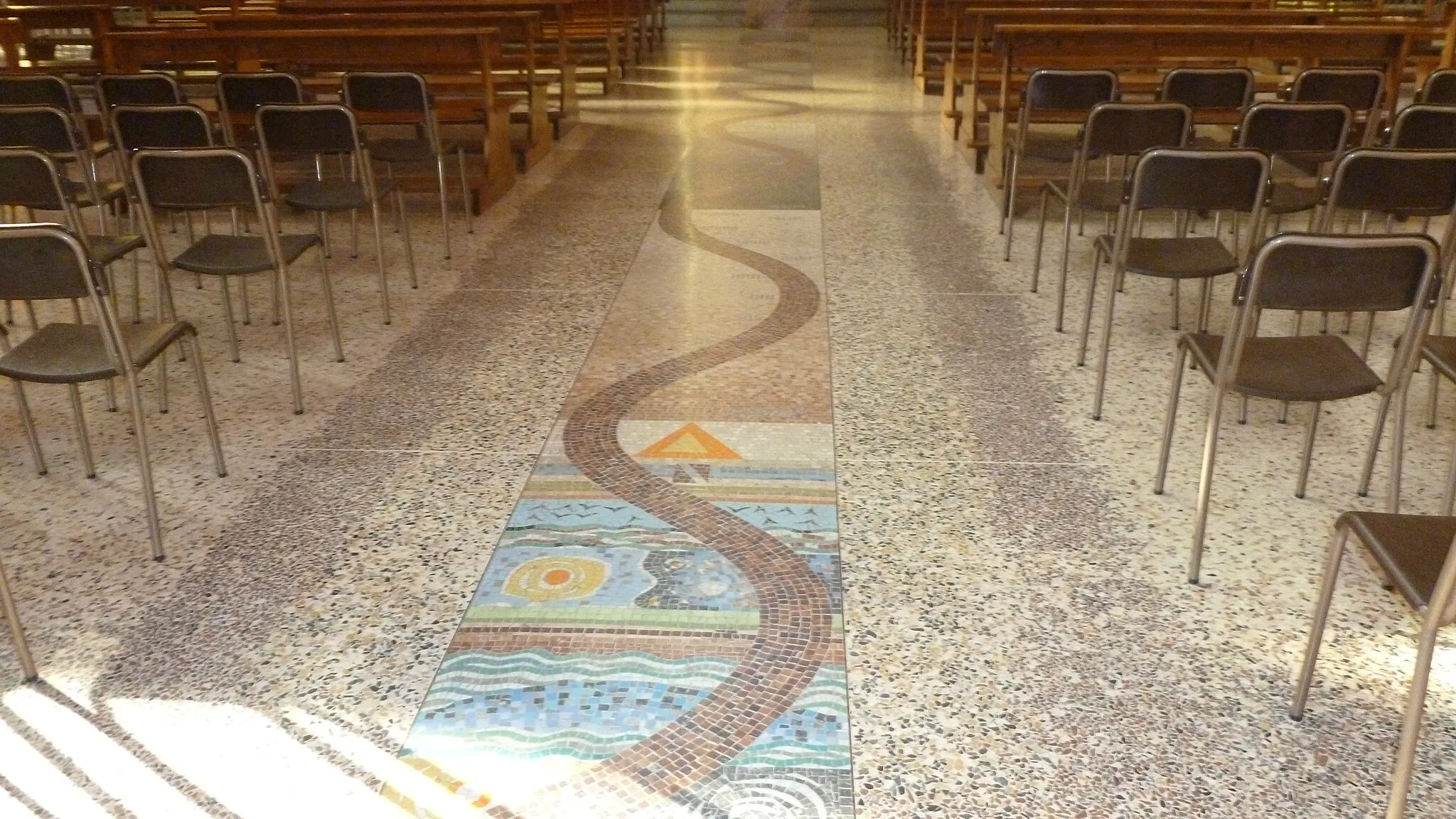 Photo showing: Particolare del pavimento della chiesa di San Carlo di Brugherio