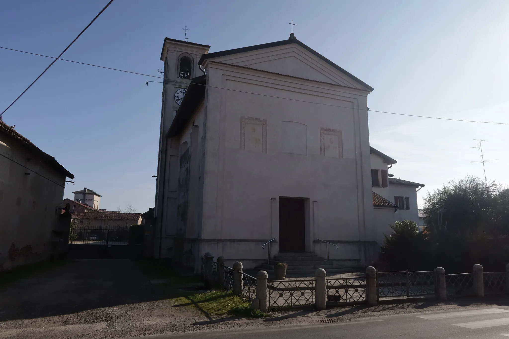 Photo showing: Pagliate Chiesa dei Santi Pietro e Paolo