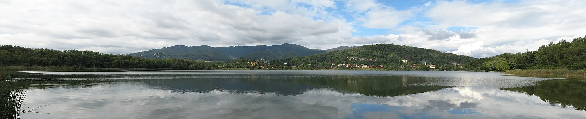 Photo showing: Lago di Montorfano (provincia di Como, Italia)