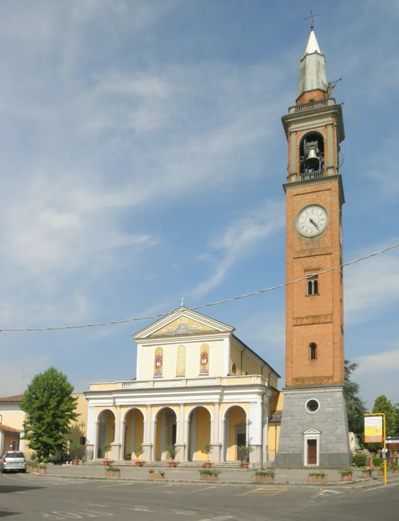 Photo showing: La chiesa parrocchiale dei SS. Naborre e Felice a Postino, fraz. di Dovera