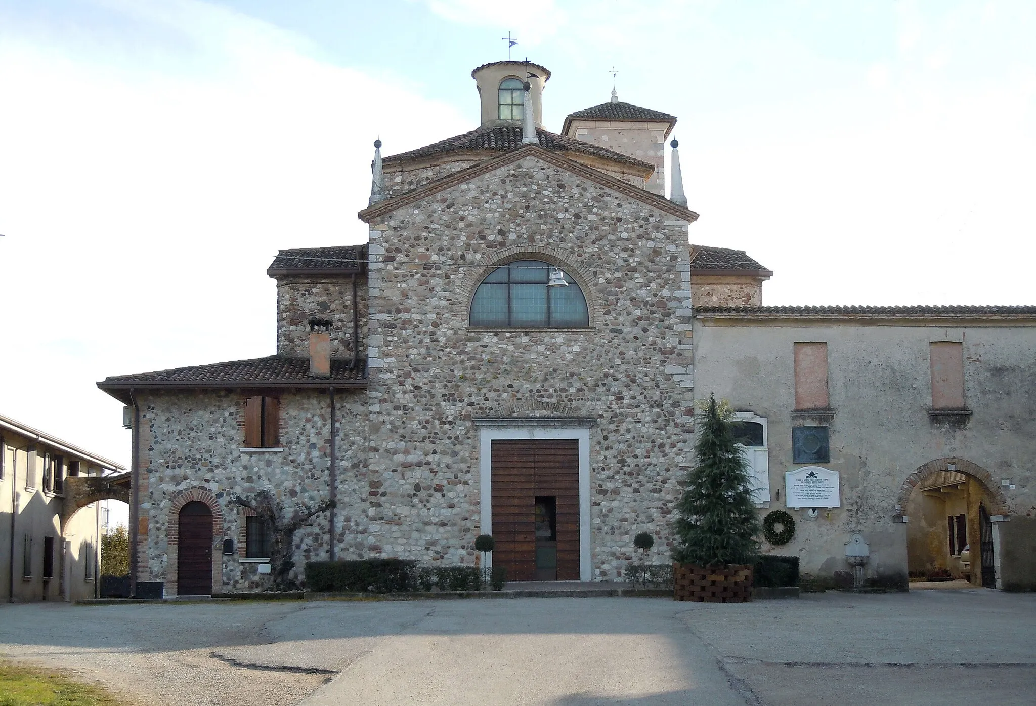 Photo showing: Lonato del Garda, Santuario della Madonna della Scoperta.