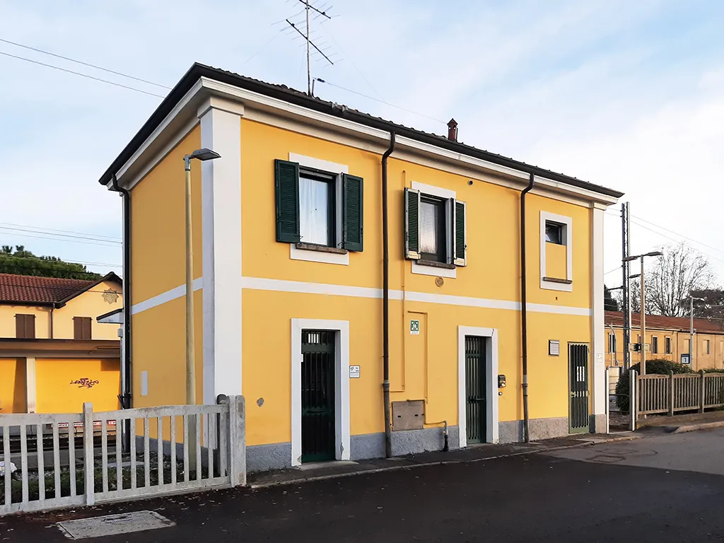 Photo showing: La stazione ferroviaria di Rovellasca-Manera.