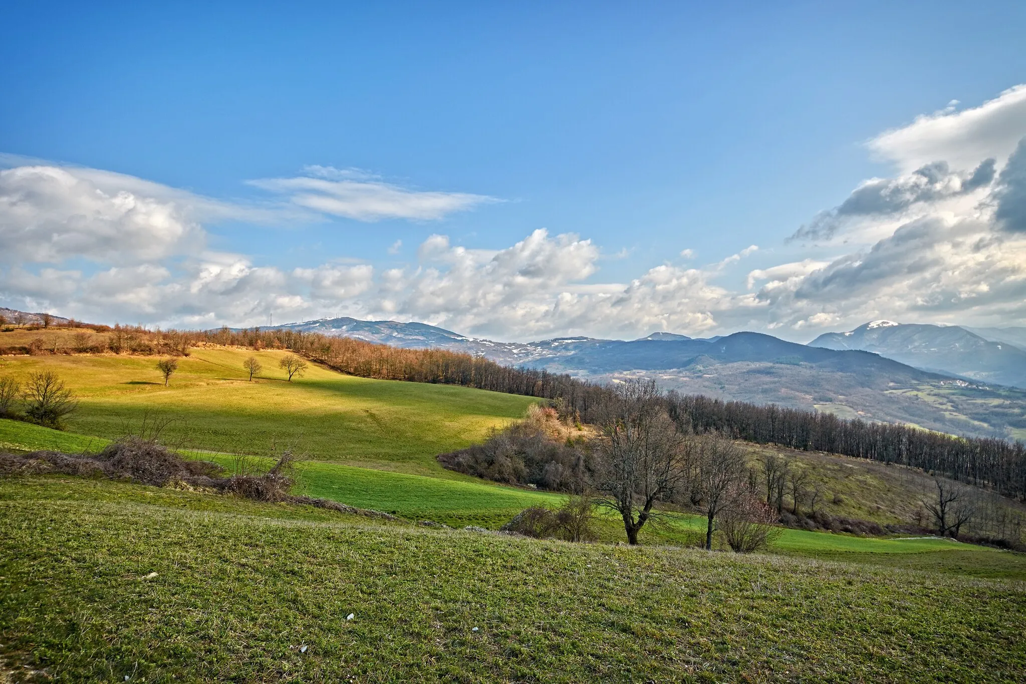 Photo showing: Una spruzzata di neve sui monti