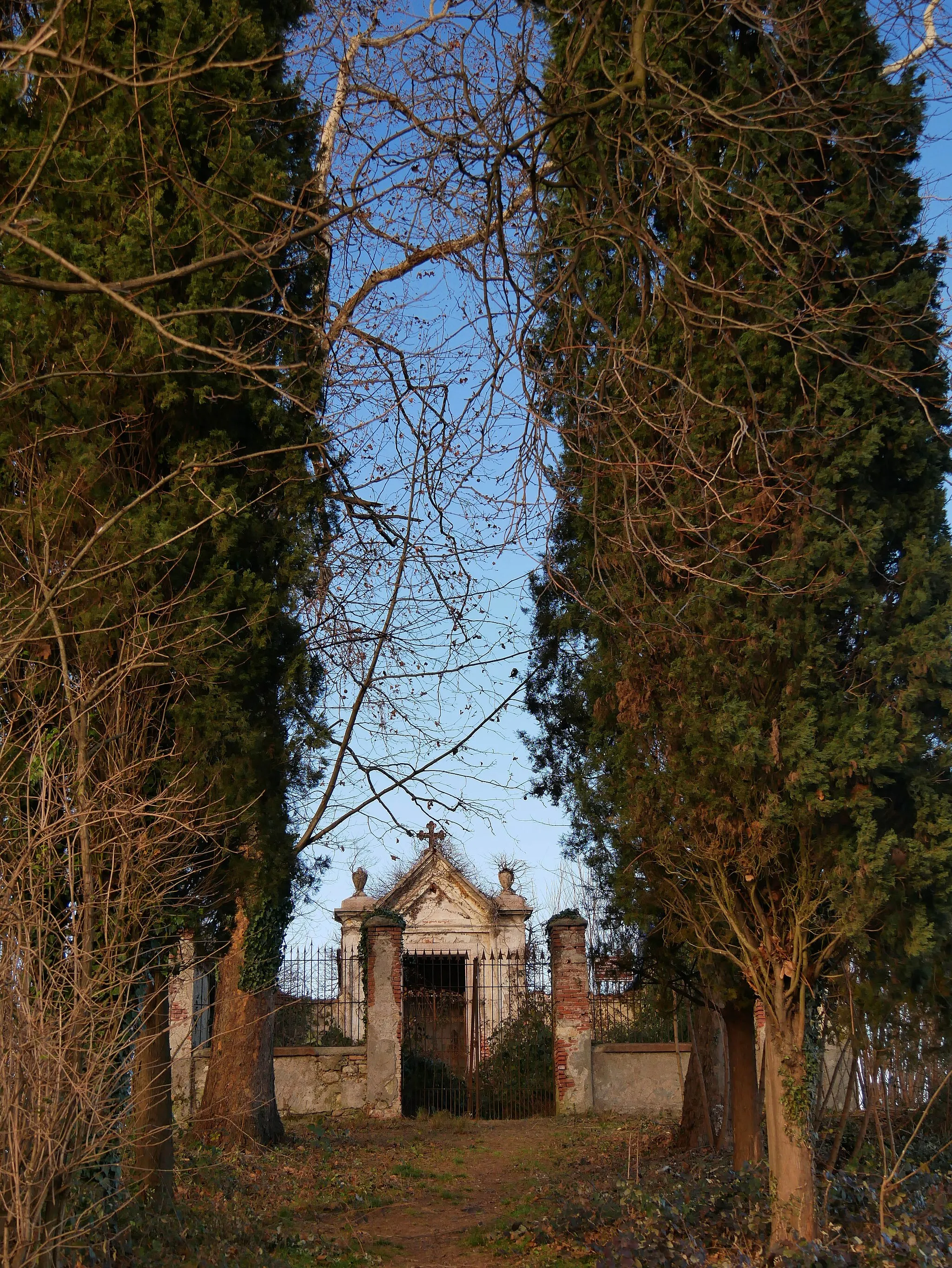 Photo showing: The old cemetery in the Caronno Corbellaro hamlet of Castiglione Olona