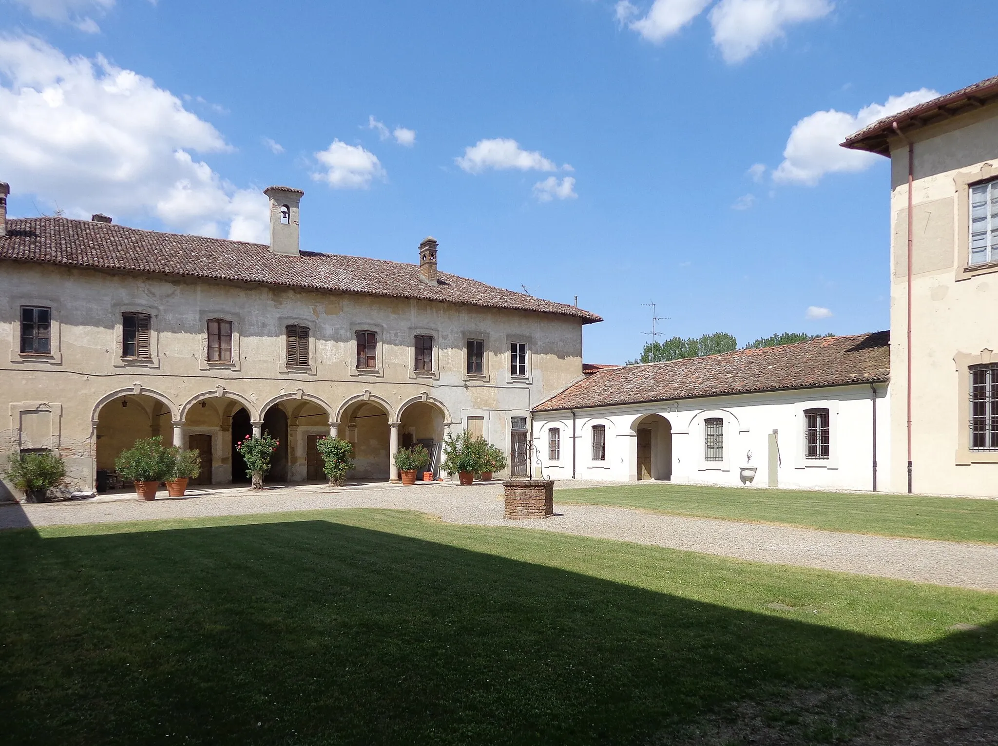 Photo showing: La corte interna di Villa Barni a Roncadello di Dovera.