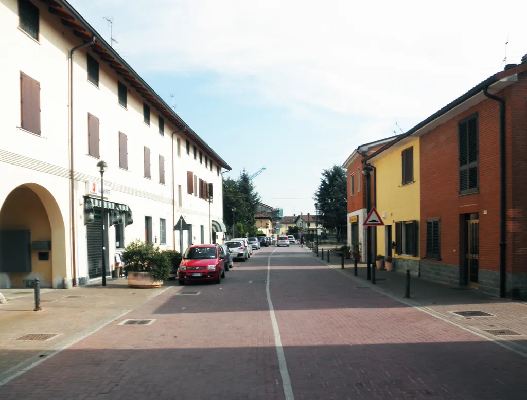 Photo showing: Via IV Novembre a Riozzo, fraz. di Cerro al Lambro