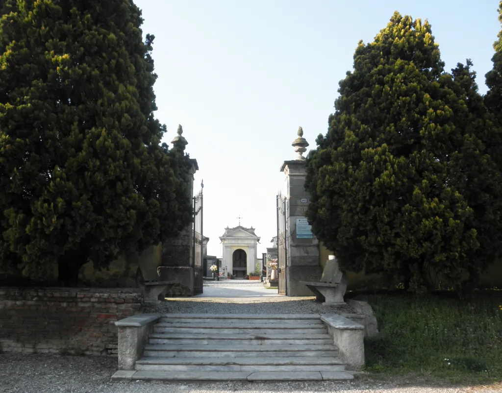 Photo showing: Cimitero di Basiasco, frazione di Mairago.