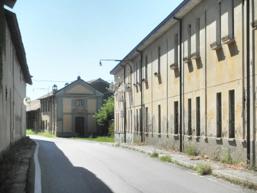 Photo showing: Vista di Monticelli Sillaro fraz. di Villanova del Sillaro, con l'oratorio di San Francesco