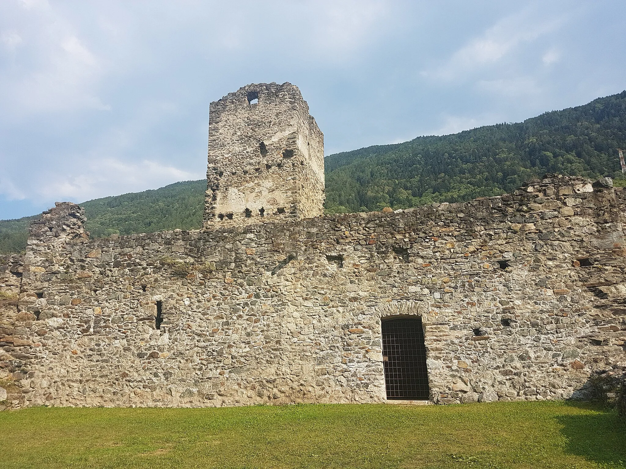 Photo showing: Castello Santa Maria in Tirano.