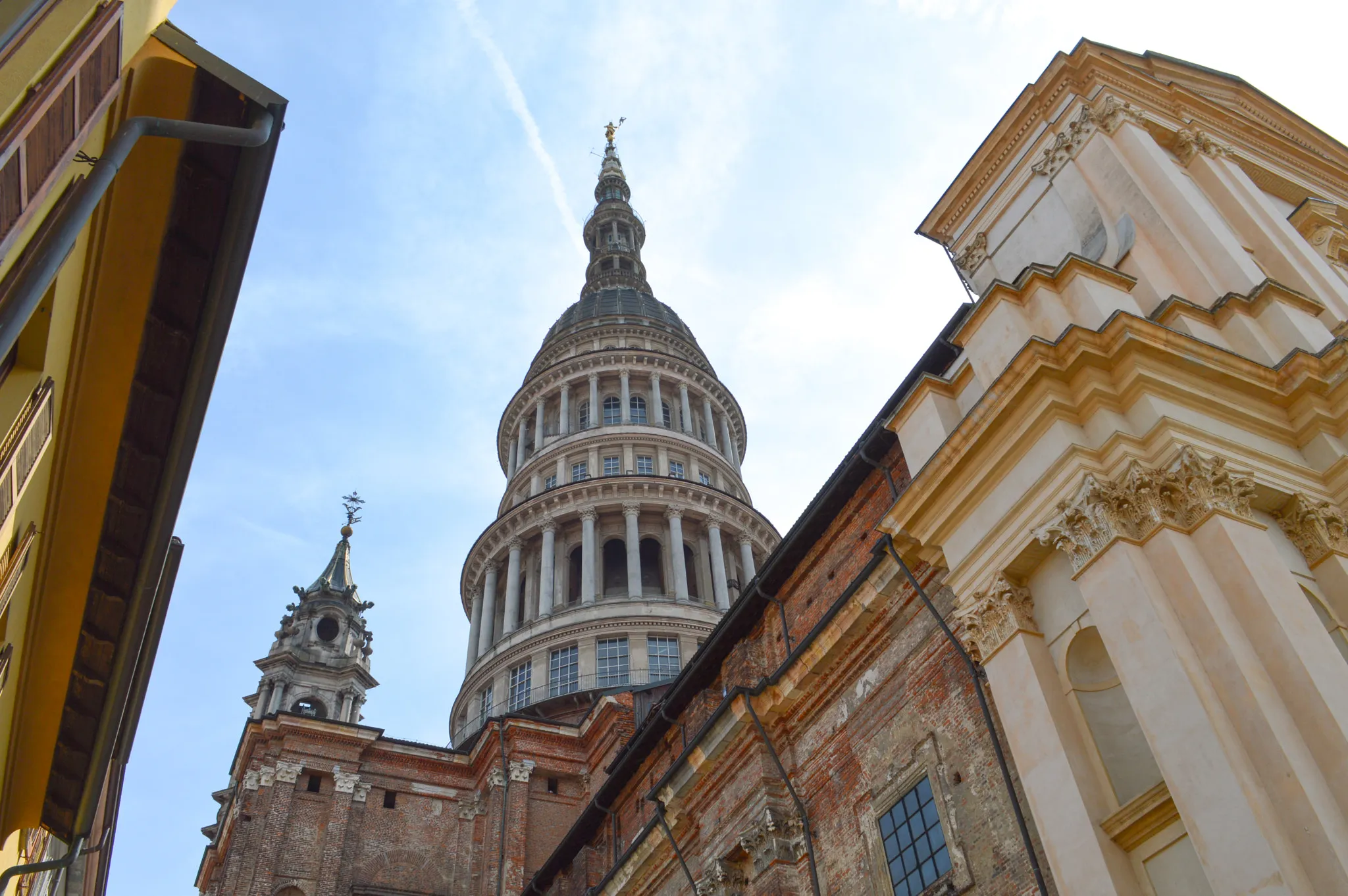 Photo showing: 500px provided description: Great Dome [#europe ,#italy ,#architecture ,#town ,#italia ,#historic ,#Novara]