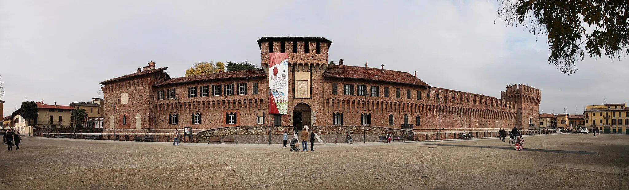 Photo showing: Castello Visconteo Sforzesco - Galliate 11/2010