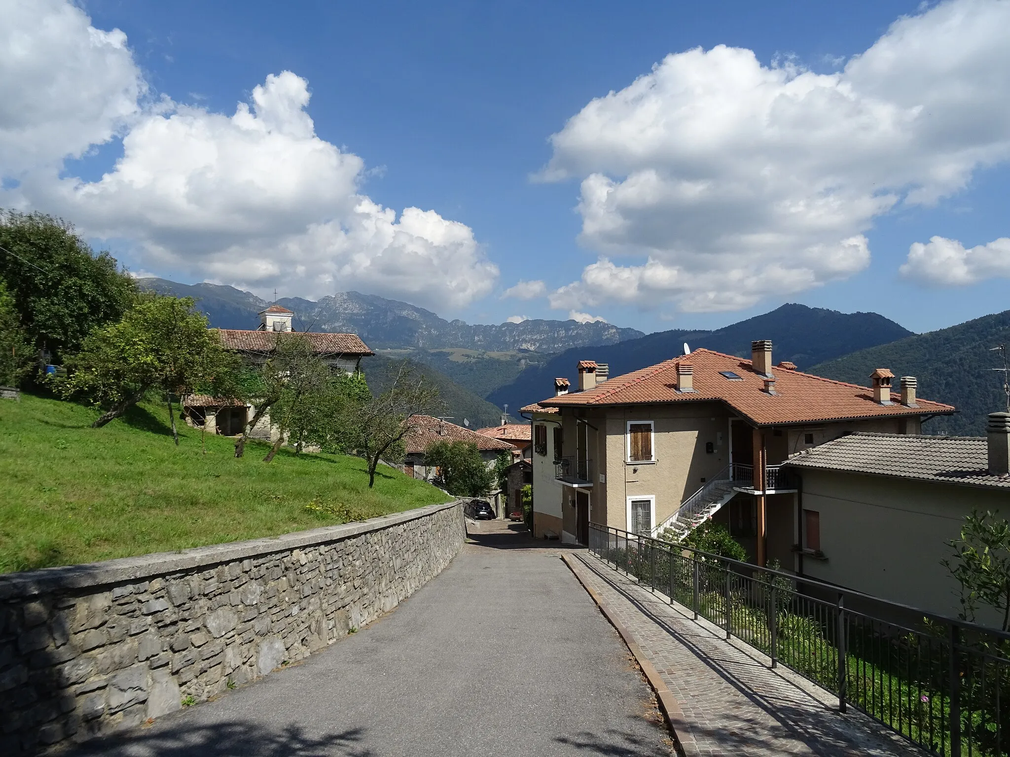 Photo showing: Moerna (Valvestino, Lombardy, Italy) - Glimpse