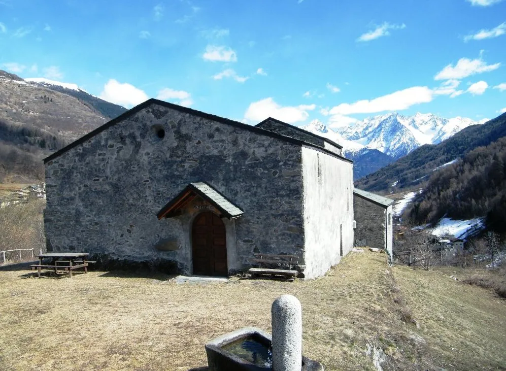 Photo showing: Church of Saint Martin. Corteno Golgi, Val Camonica, Italy.