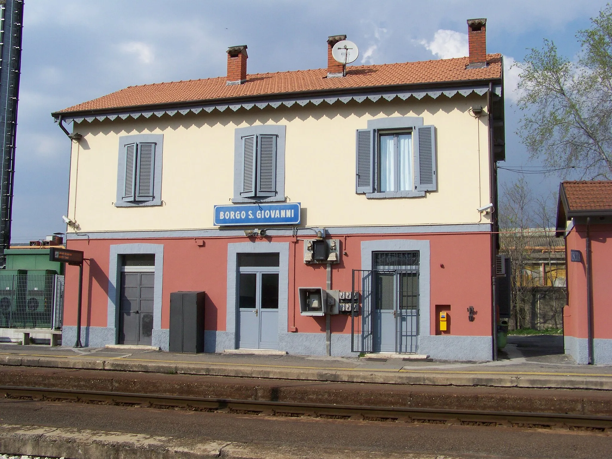 Photo showing: Lato binari della Stazione di Borgo San Giovanni a Brescia lungo la ferrovia Brescia-Iseo-Edolo