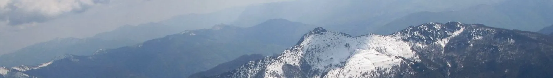 Photo showing: Fojorina peak with the village of Bogno below in Val'Colla, Ticino, Switzerland