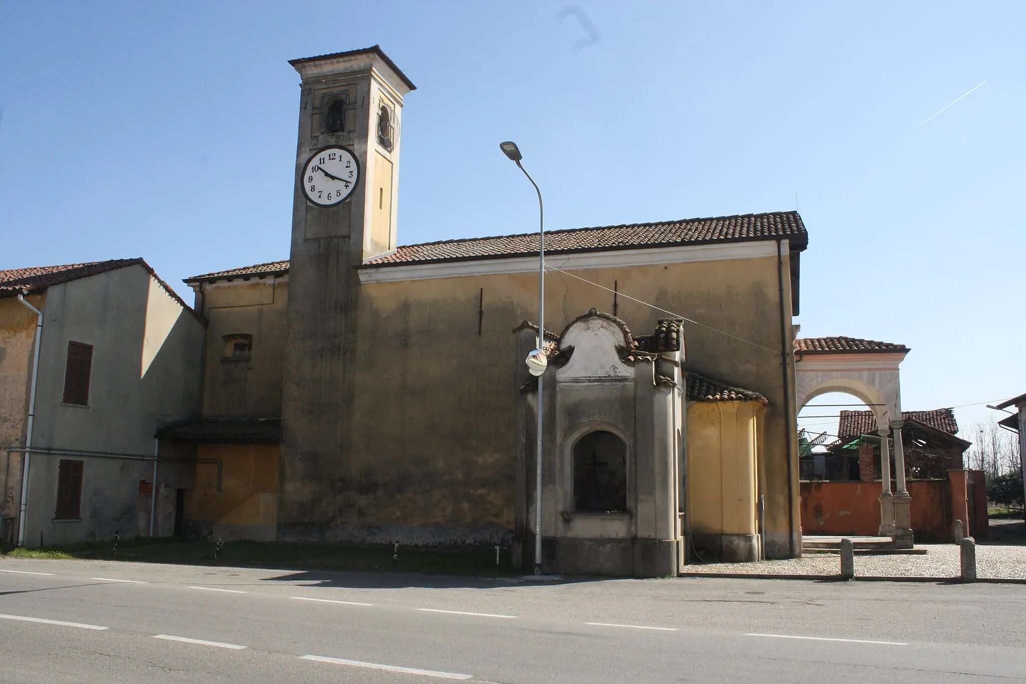 Photo showing: Chiesa dei Santi Nazario e Celso in località Agnellengo a Momo, in provincia di Novara.