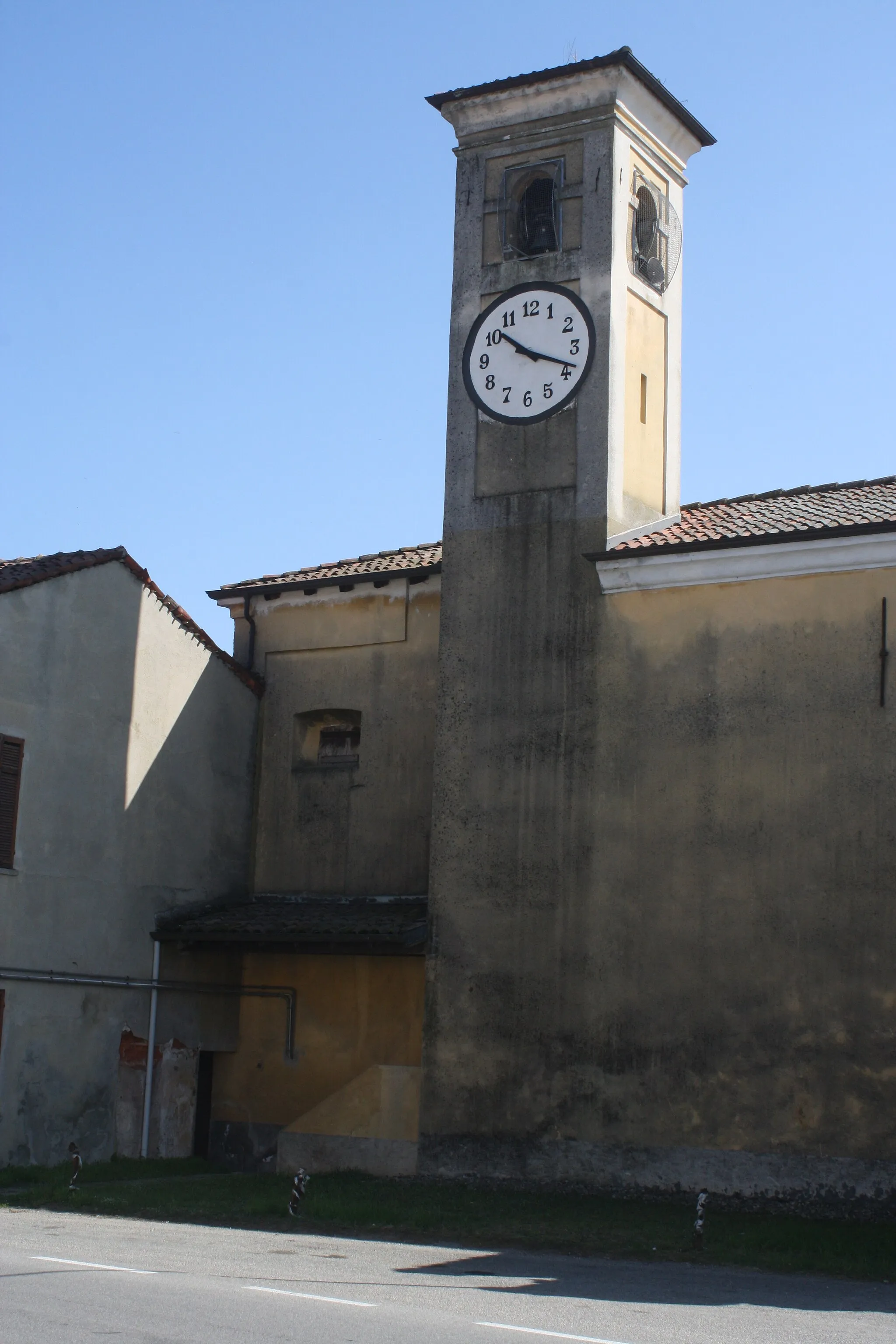 Photo showing: Chiesa dei Santi Nazario e Celso in località Agnellengo a Momo, in provincia di Novara.