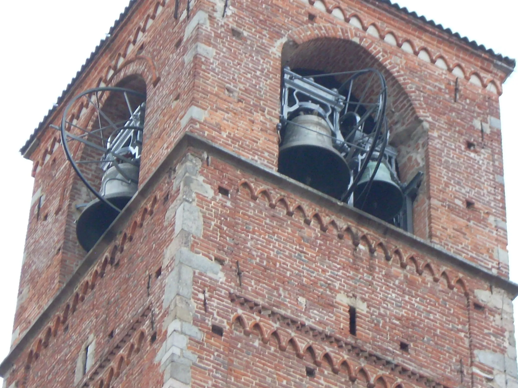 Photo showing: it:Torre del Barbarossa (Seregno) - La cella campanaria, vista da via Santino De Nova.