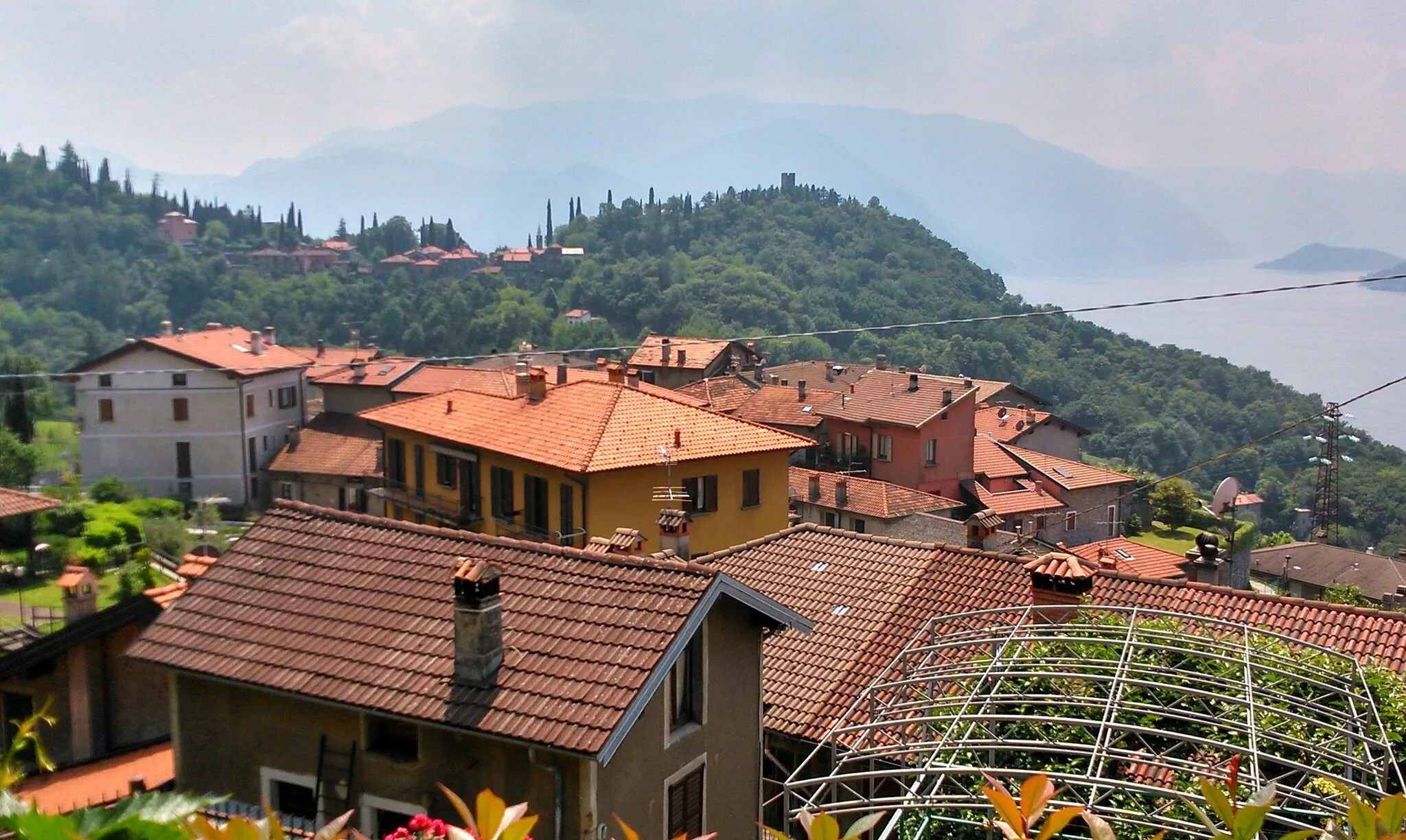 Photo showing: View of Regolo (Perledo) - Italy