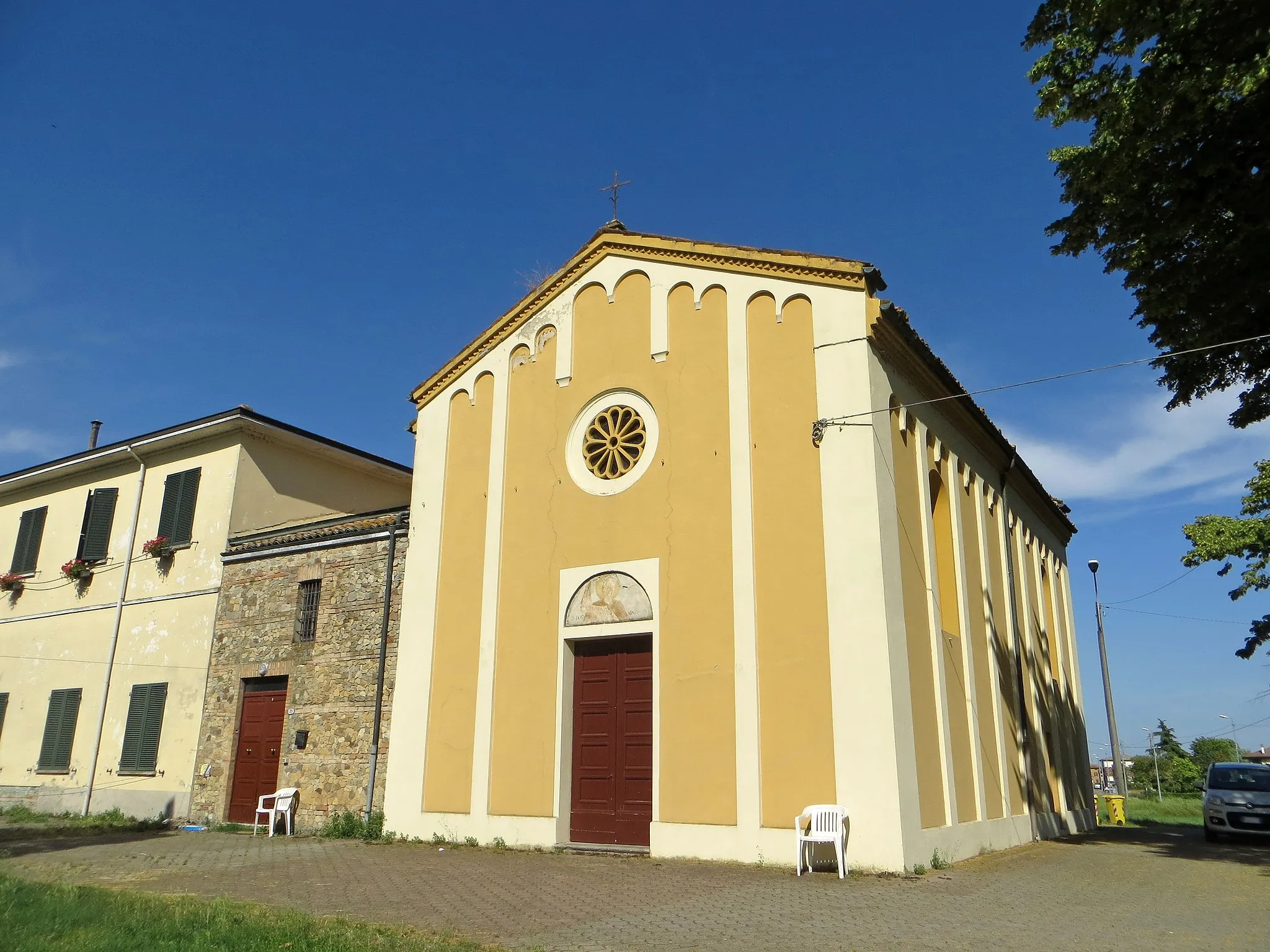 Photo showing: Chiesa di San Donnino (Pizzolese, Parma) - facciata e lato sud