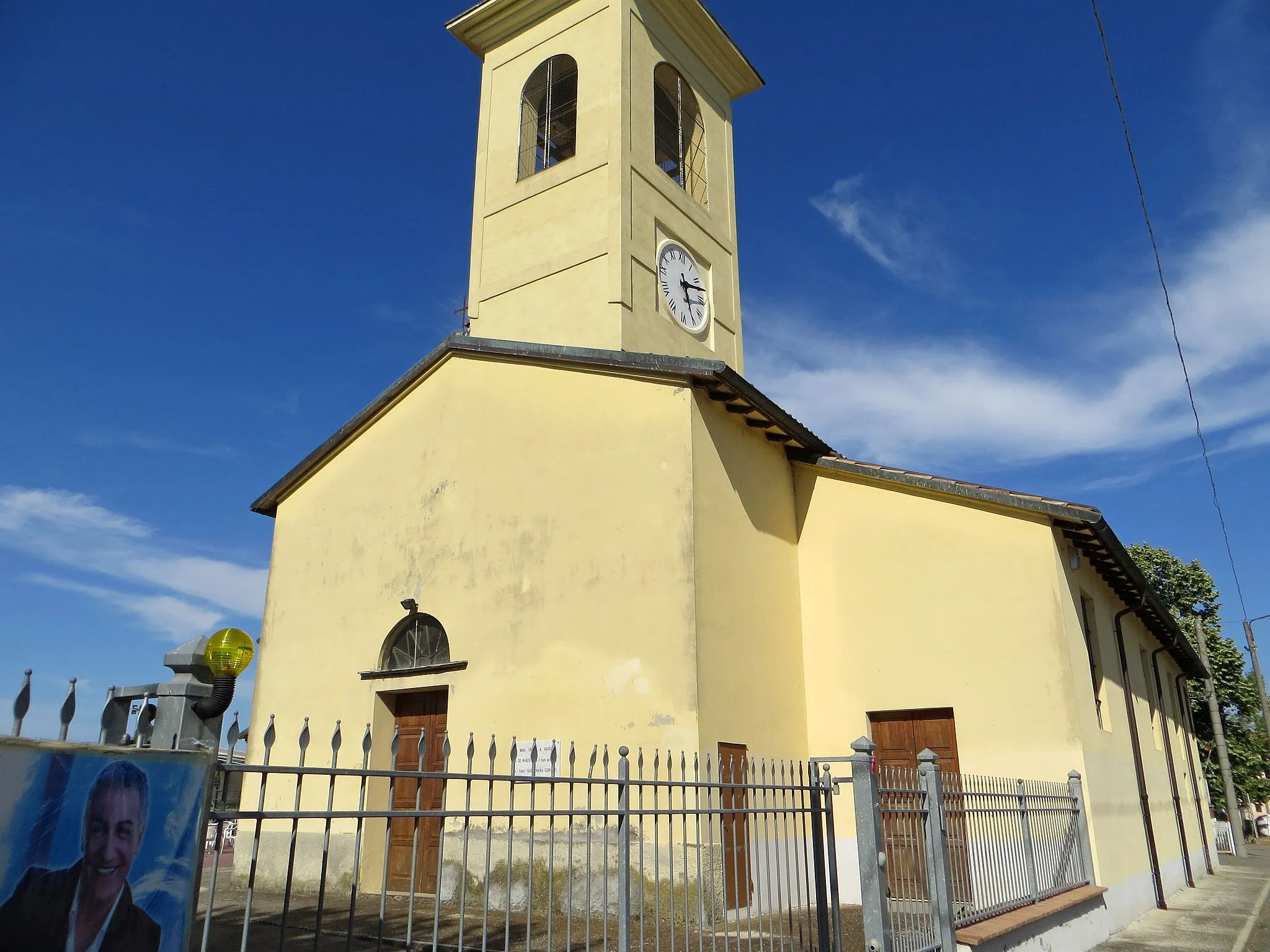Photo showing: Chiesa della Purificazione di Maria Vergine (Ravadese, Parma) - facciata e lato sud