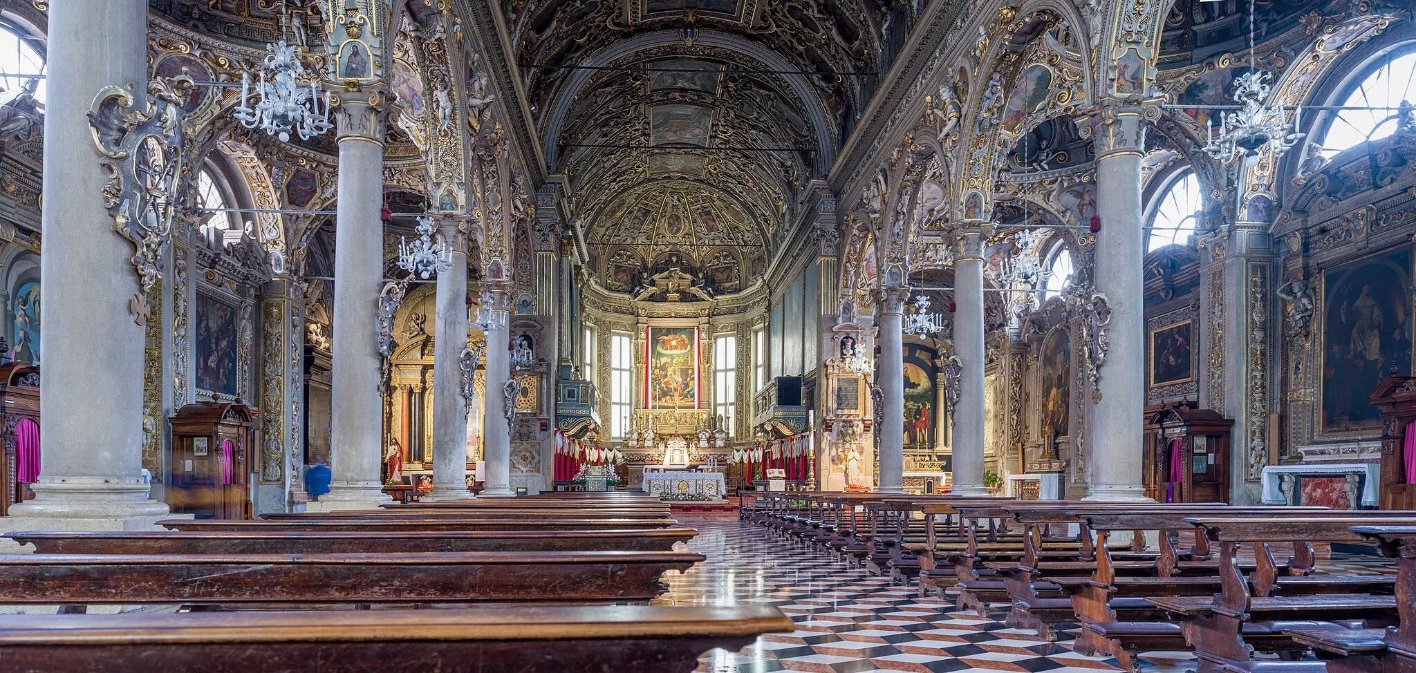 Photo showing: Interior view of the Santa Maria delle Grazie church in Brescia