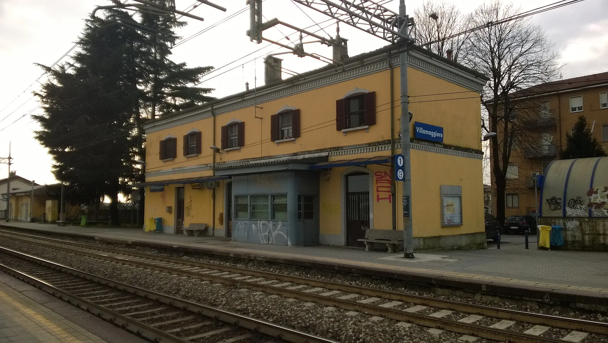 Photo showing: La stazione di Villamaggiore nel comune di Lacchiarella (MI), Italia.