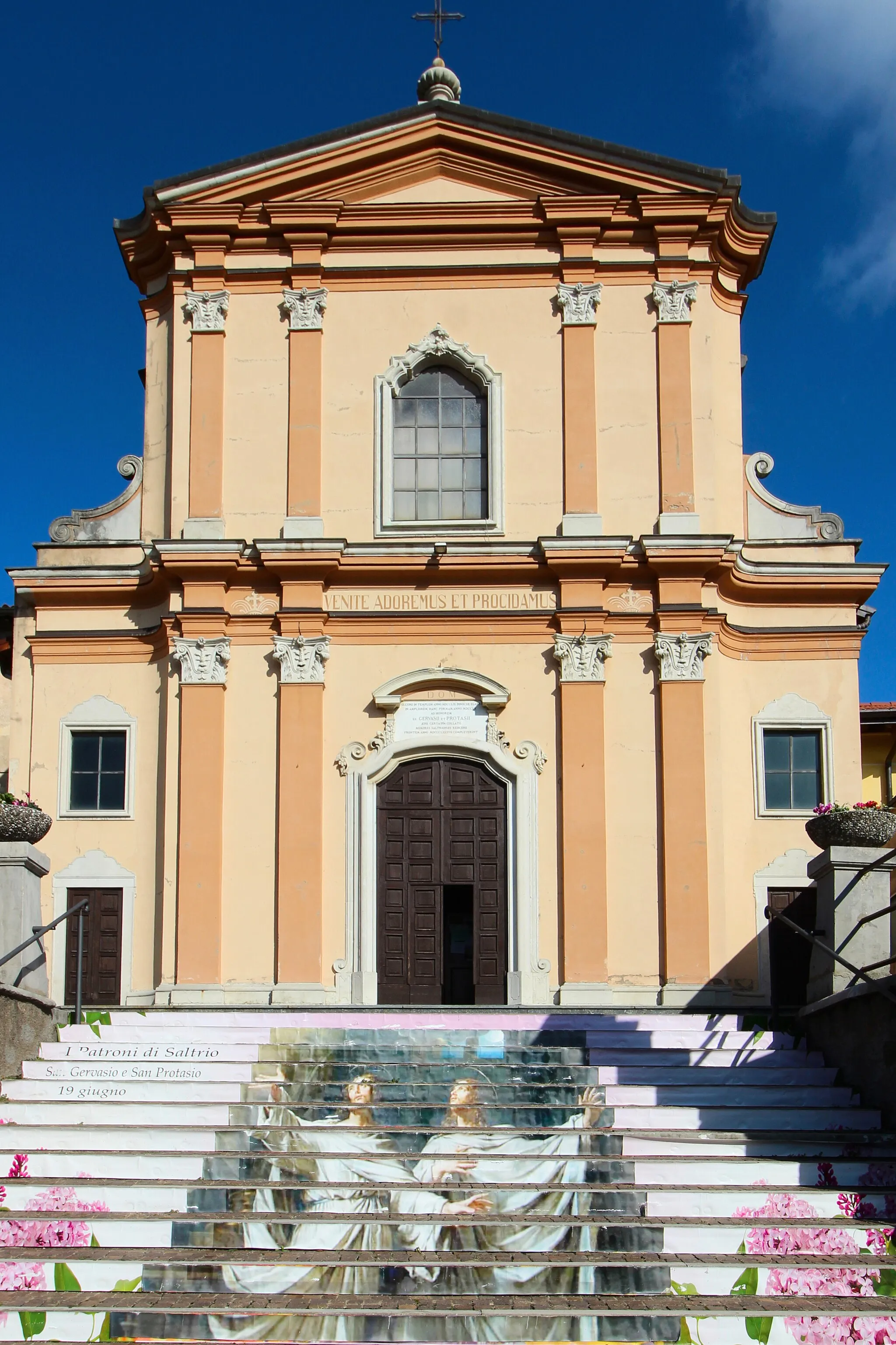 Photo showing: Church Santi Gervaso e Protaso, Saltrio, Province of Varese, Lombardy, Italy