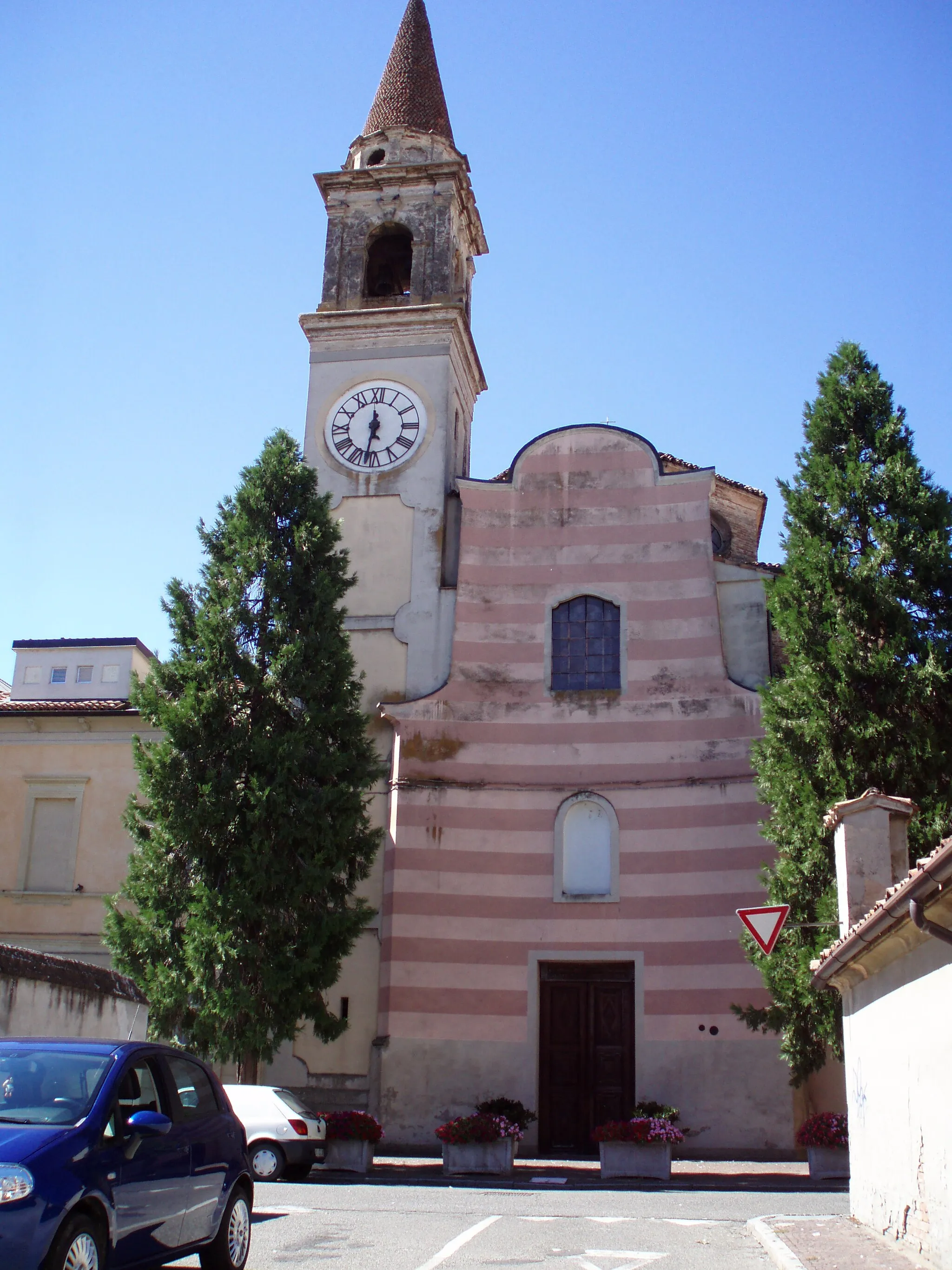 Photo showing: Facciata della chiesa di San lorenzo