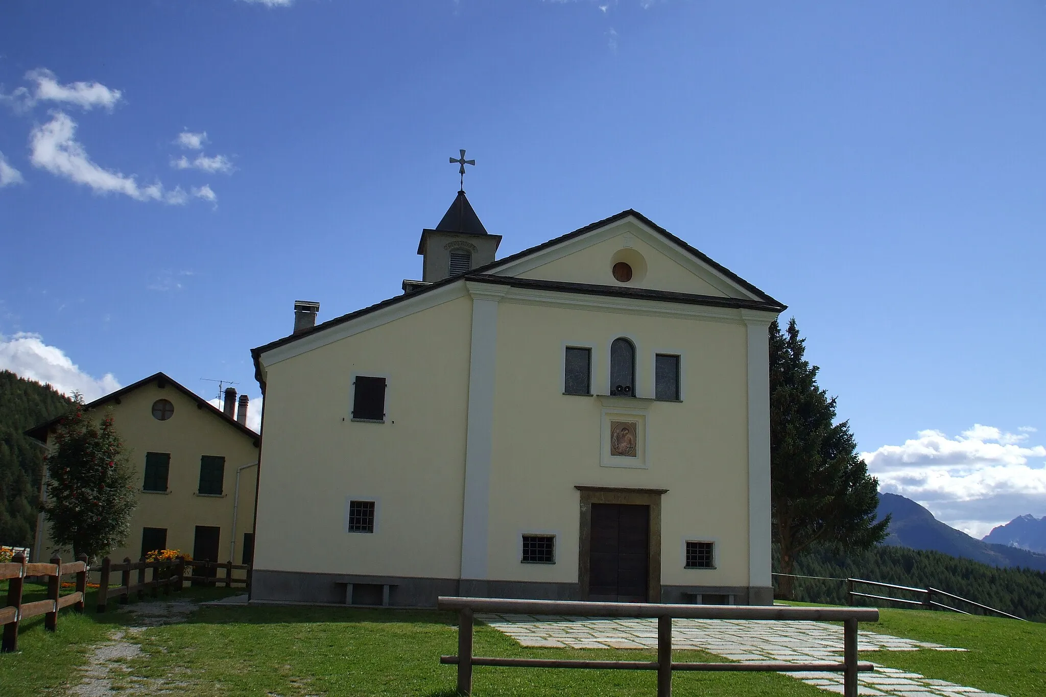 Photo showing: Trivigno Bassa, frazione di Tirano: la chiesa di San Gaetano.