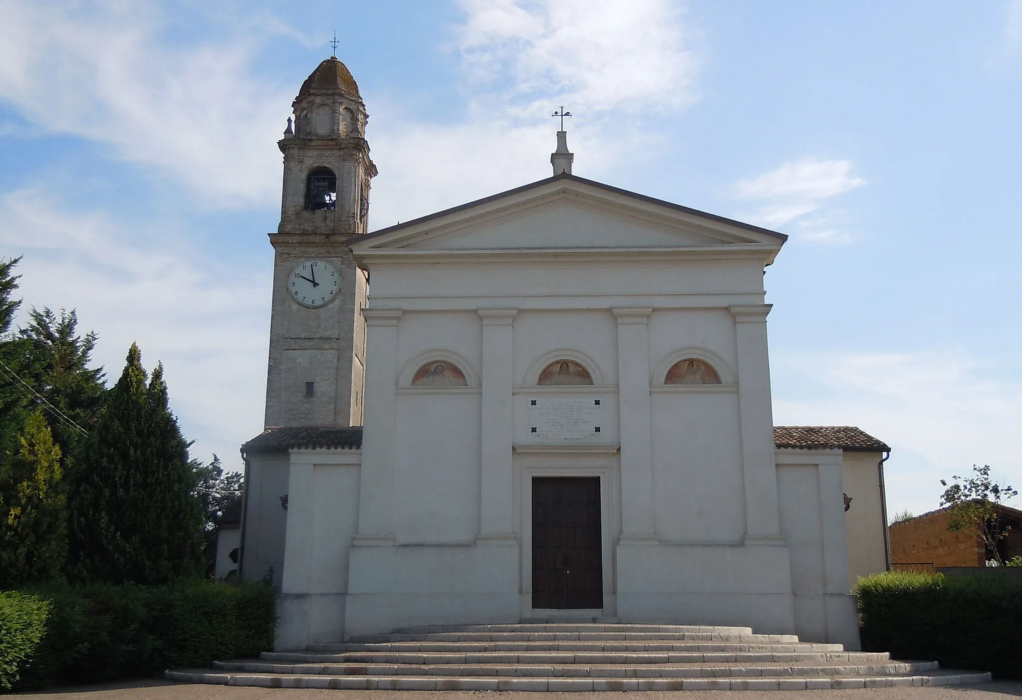 Photo showing: Mosio, chiesa parrocchiale.