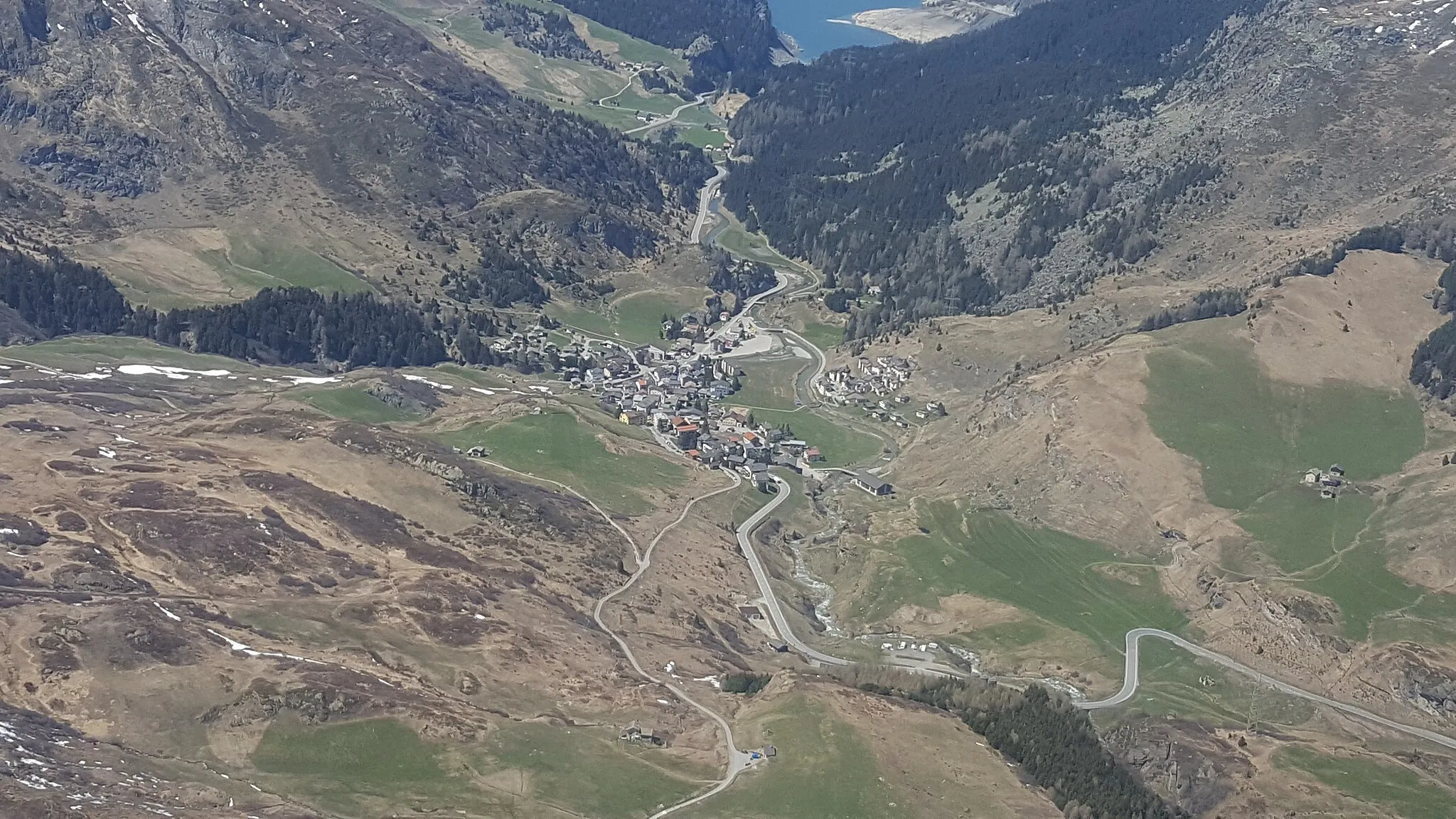 Photo showing: Bivio, picture taken from a helicotper (Surses, Grison, Switzerland)