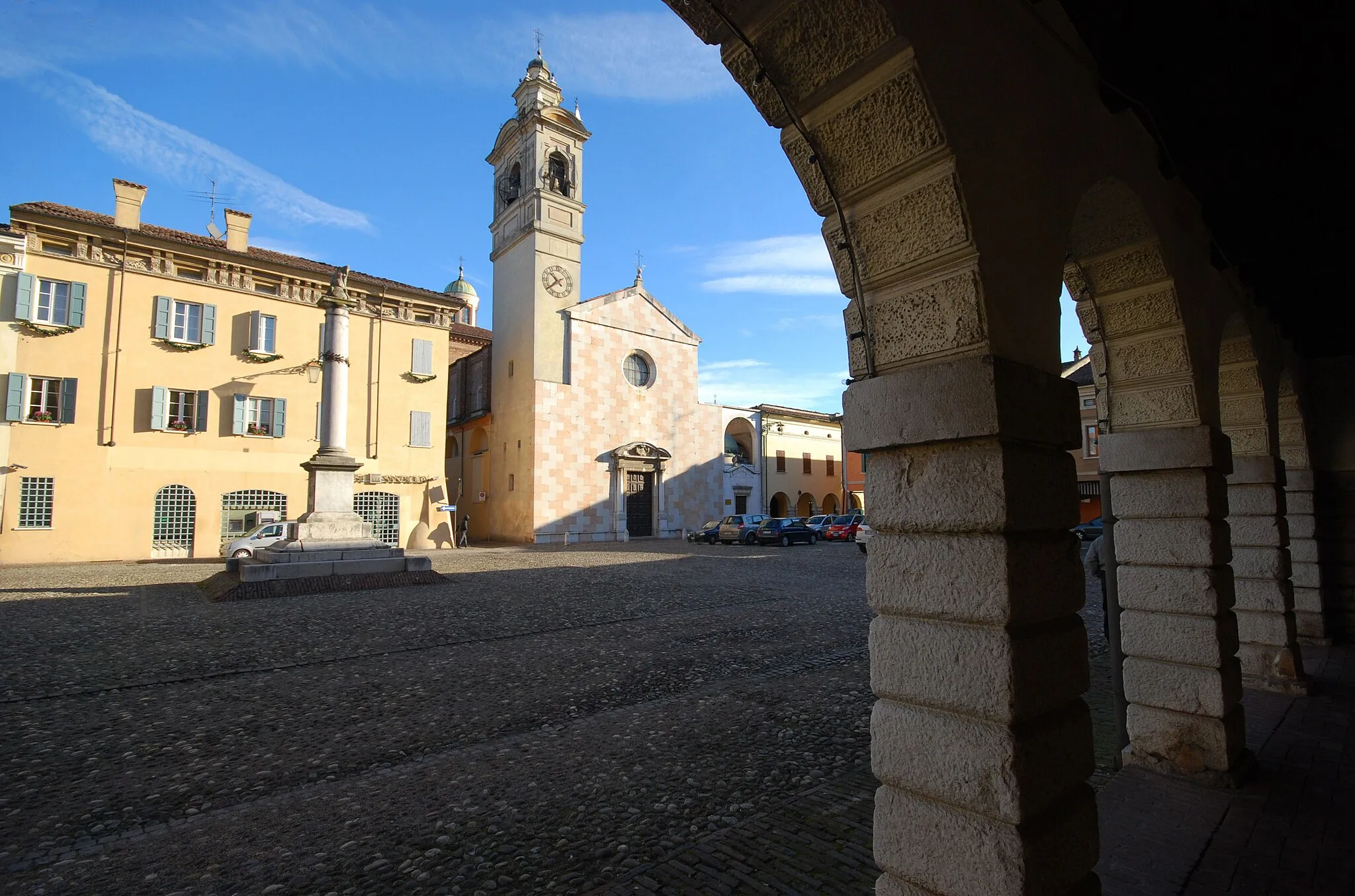 Photo showing: Sabbioneta, Piazza Ducale.