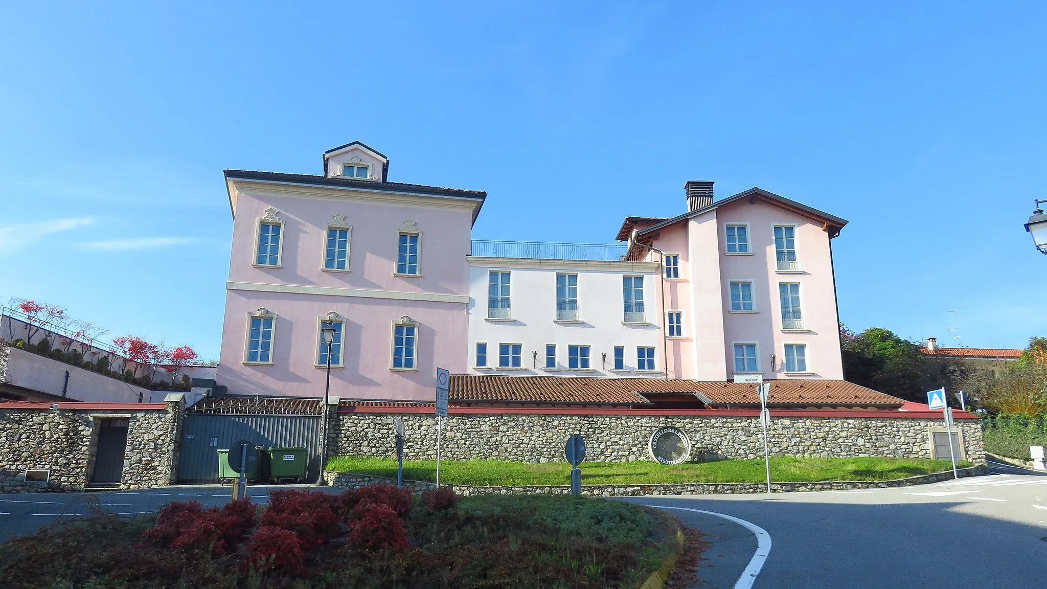 Photo showing: Oleggio Castello Hotel Castello Dal Pozzo