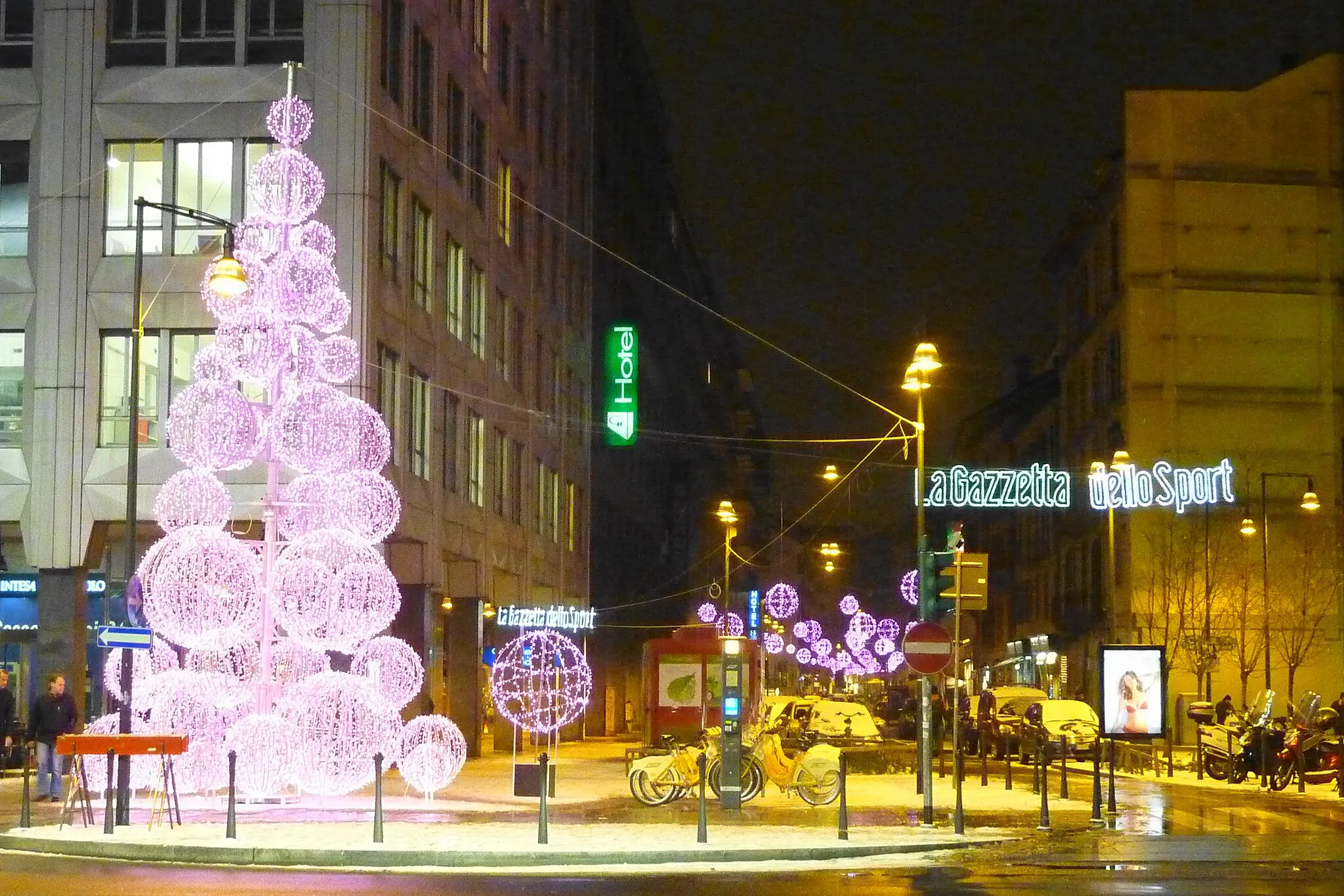 Photo showing: Porta Tenaglia, Milano, Italy