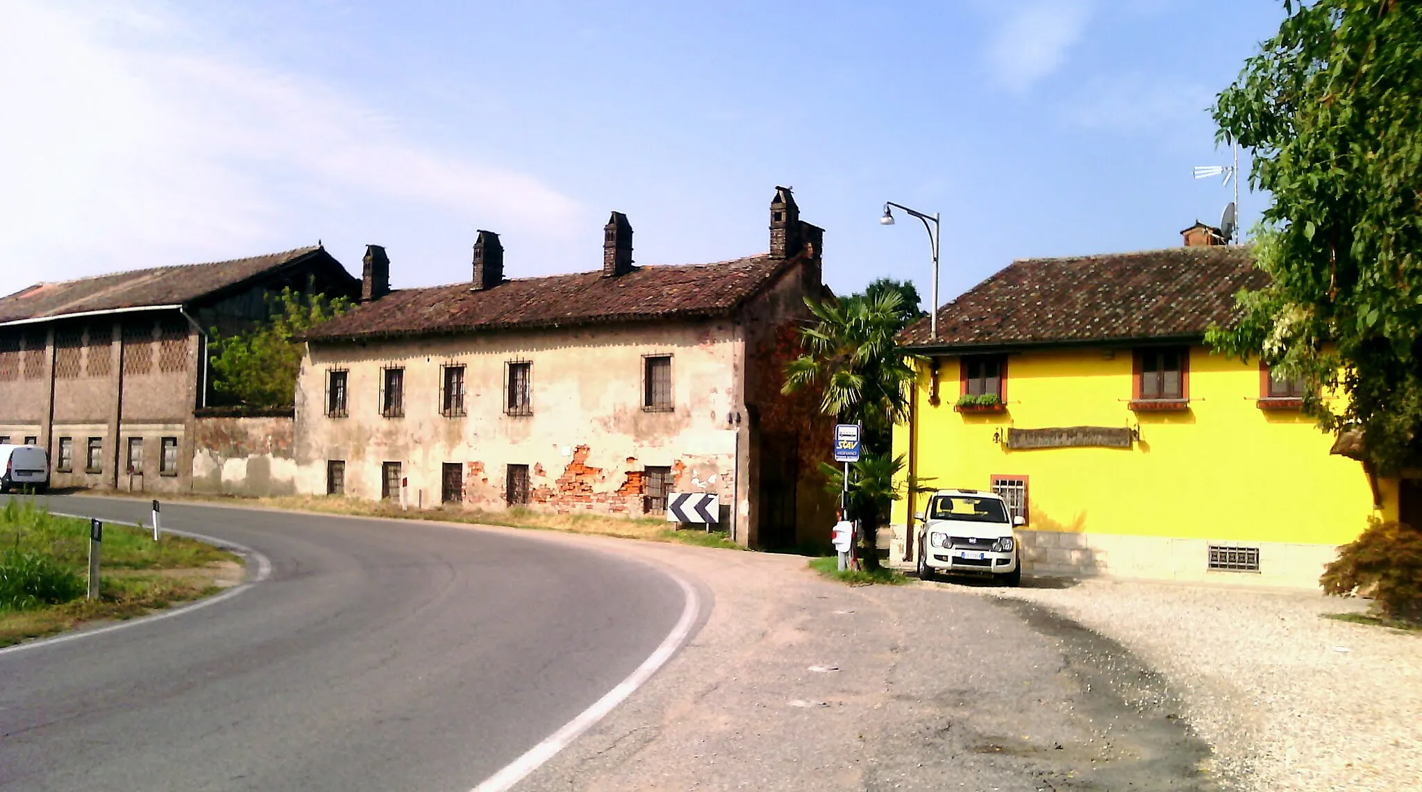 Photo showing: Veduta della cascina di Basiano, frazione di Morimondo (MI)