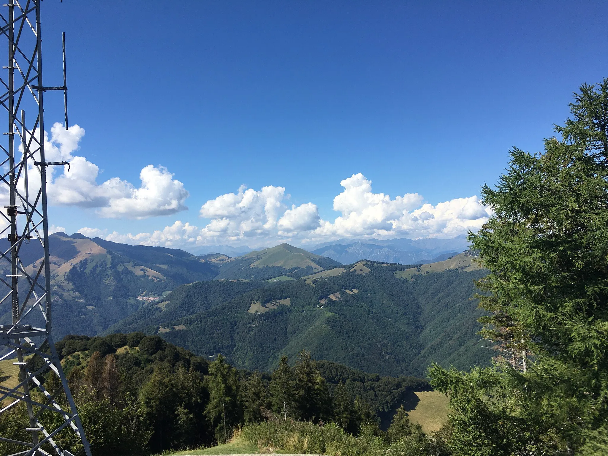 Photo showing: View north from Monte Bisbino