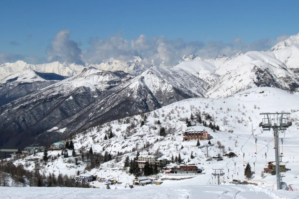 Photo showing: Landscape from the slope of Piani di Bobbio