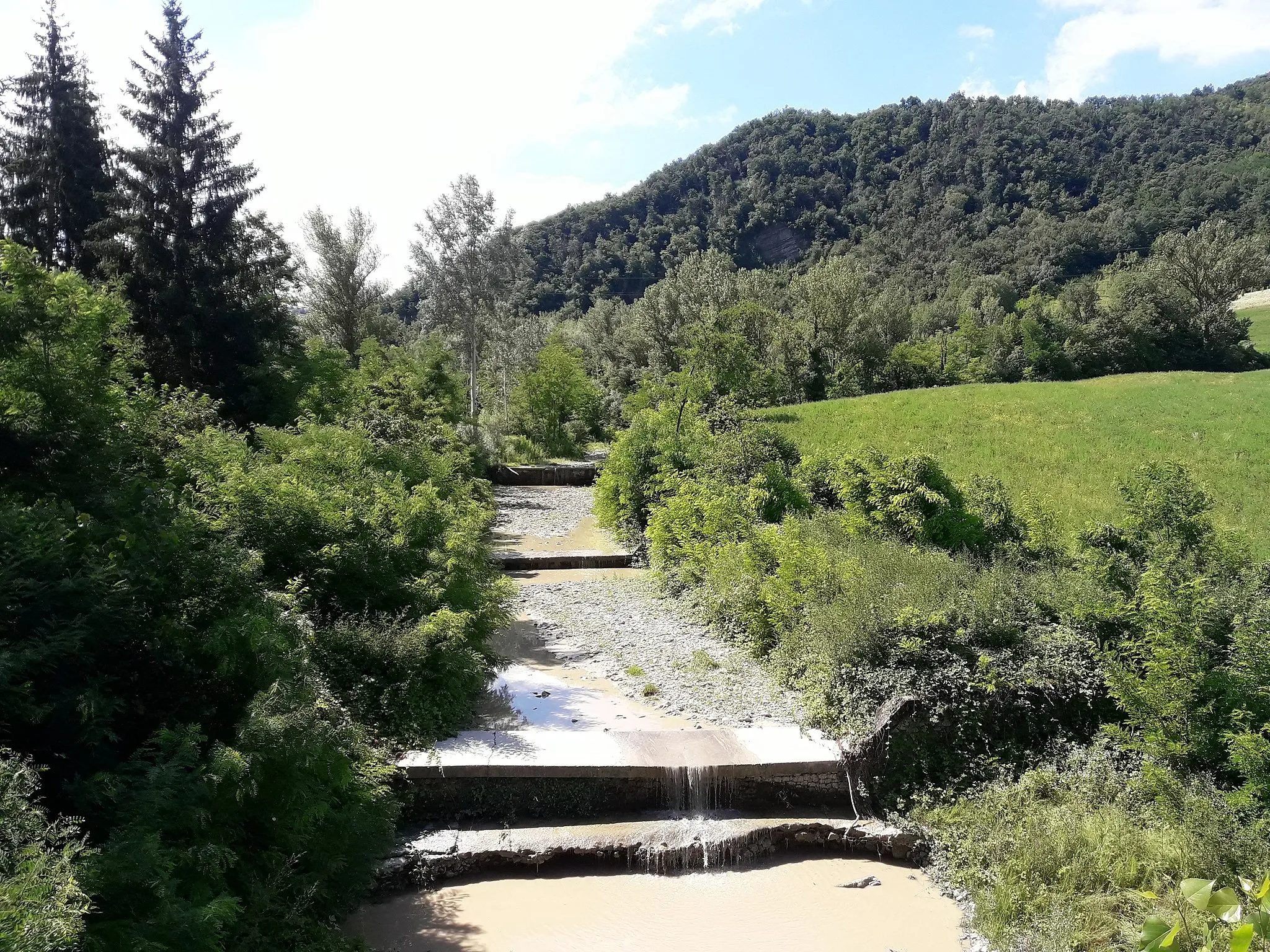 Photo showing: The river Chiarone at Case Gazzoli, municipality of Pianello Val Tidone, Piacenza, Italy