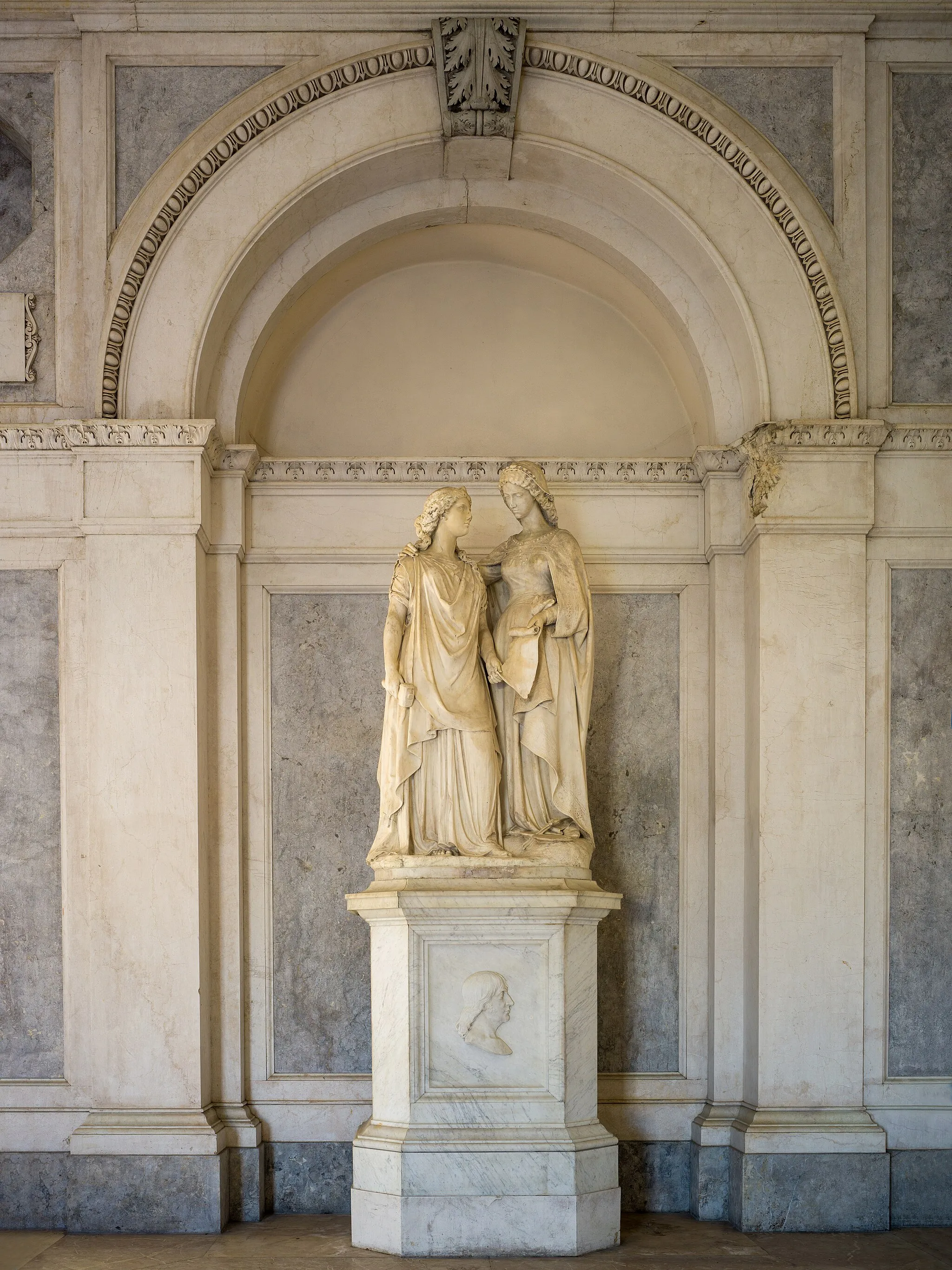 Photo showing: Funerary monument to Giovan Battista Gigola with allegories of the sculpture and painting by Giovanni Battista Lombardi in the Monumental cemetery in Brescia.