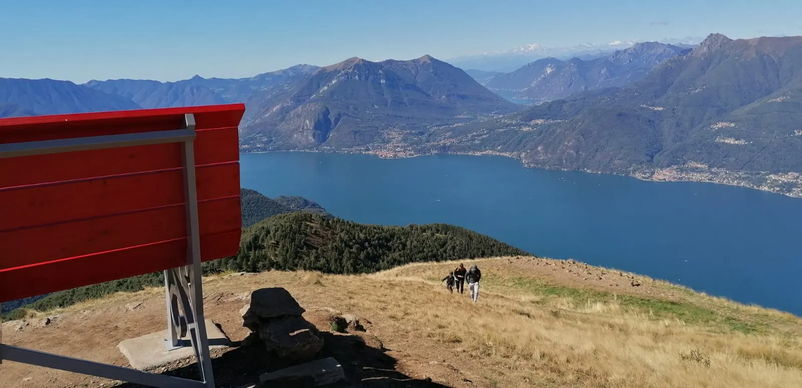 Photo showing: Panchina gigante di Bellano, presso Alpe Chiaro, sul Monte Croce di Muggio.