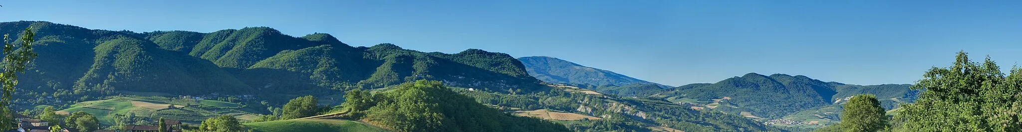 Photo showing: Panorama verso Sud-Est dal cimitero di Trebbiano