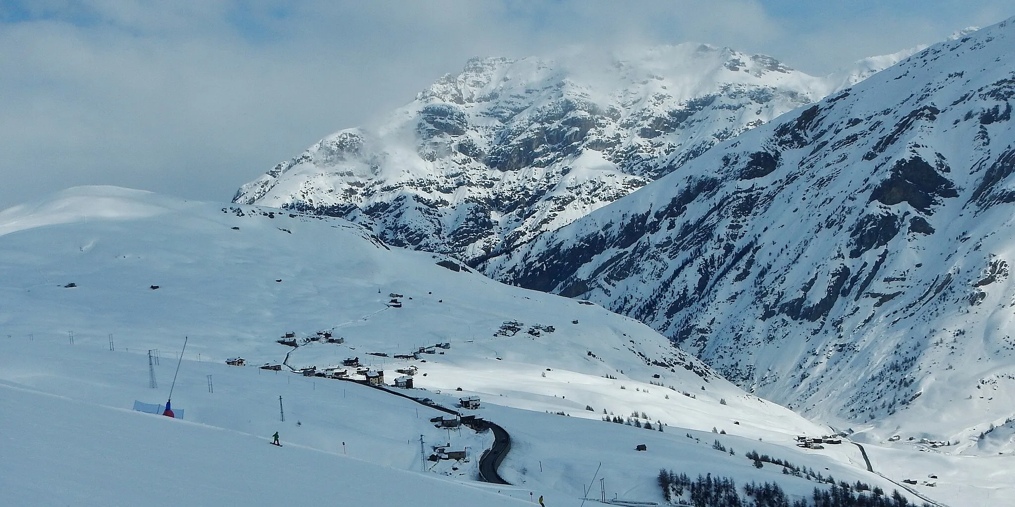 Photo showing: View from Ski Area Mottolino to Passo Eira