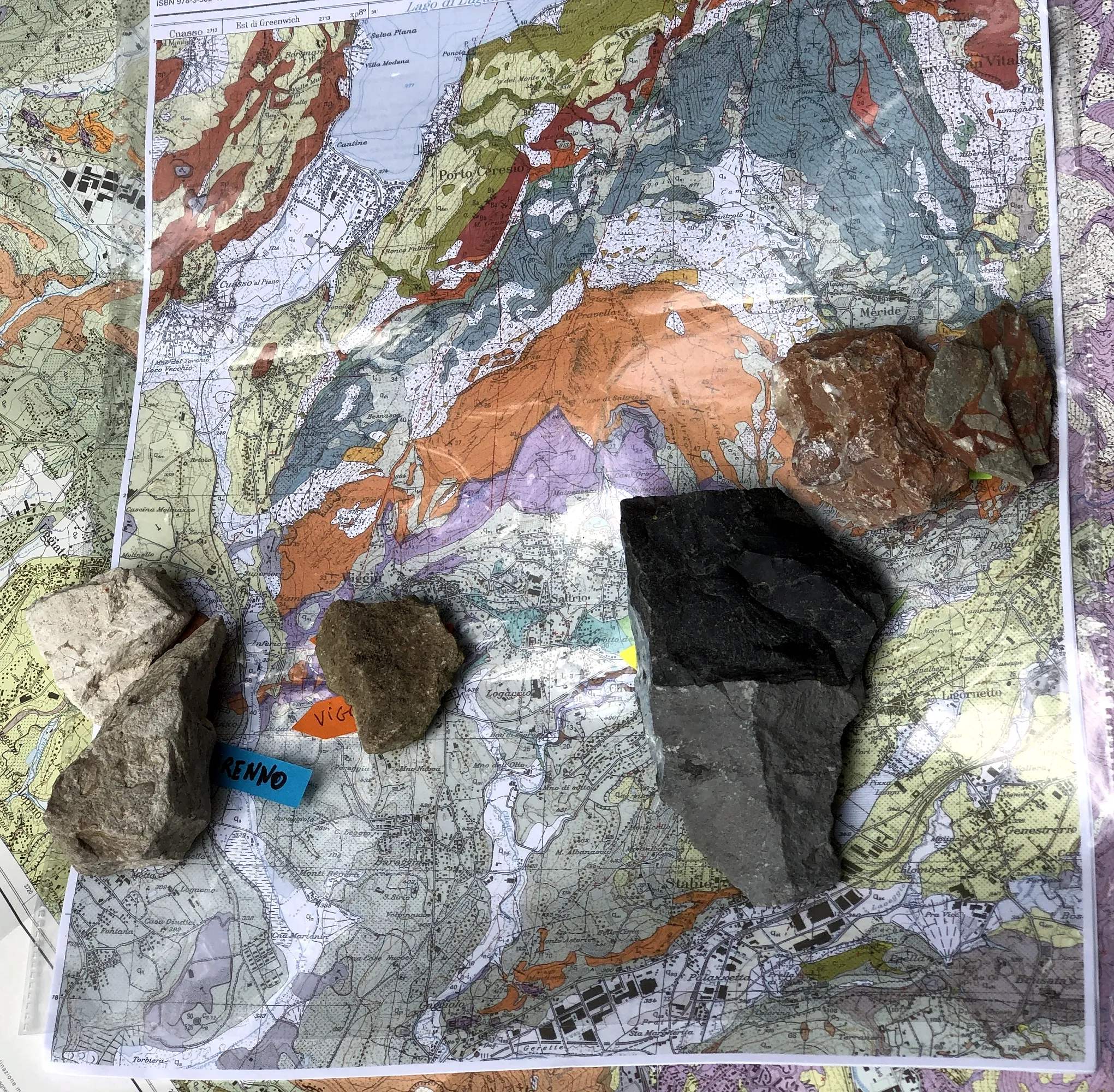 Photo showing: Образцы горных пород северной Италии