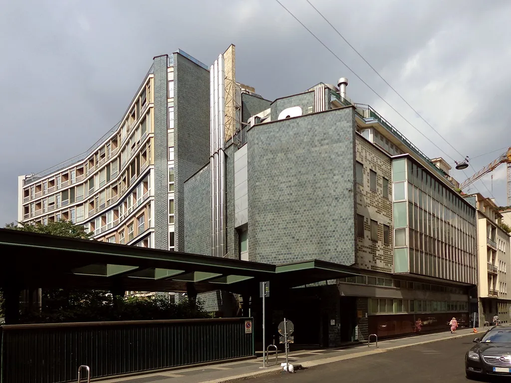 Photo showing: Milano, la casa di cura “La Madonnina” in via Quadronno 29-31.