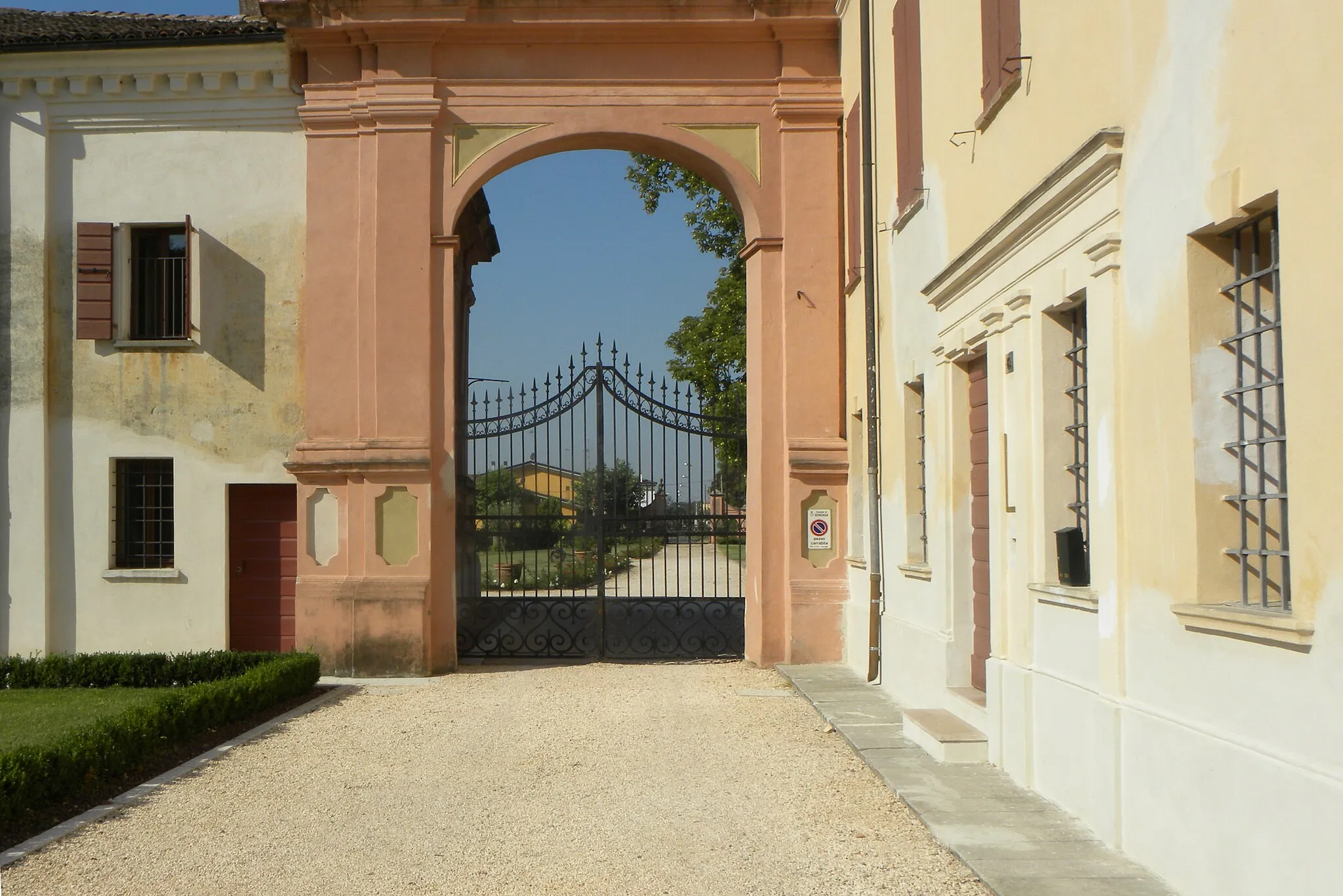 Photo showing: Villa Maraini