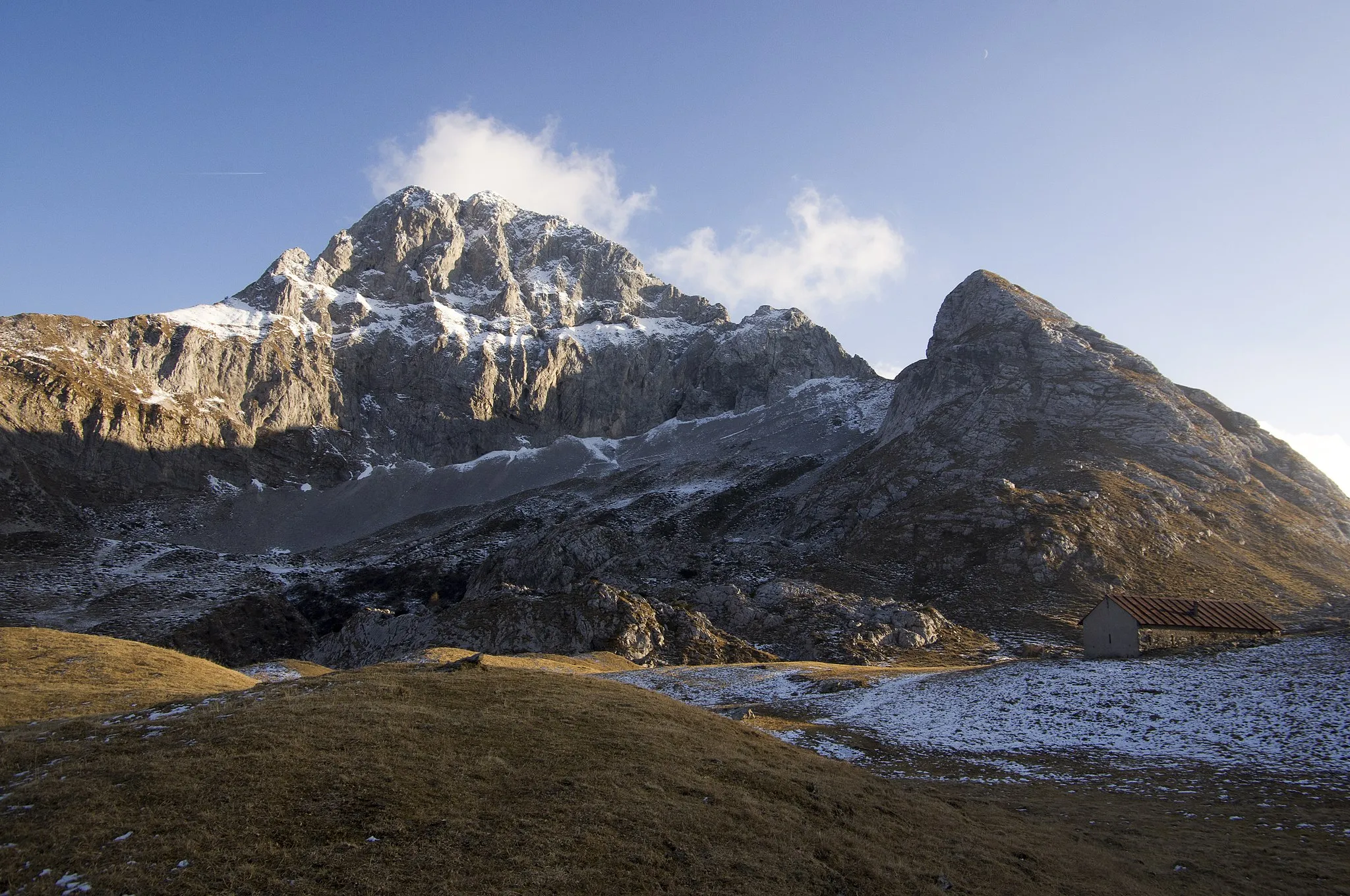 Photo showing: La Corna Piana ripresa dal Sentiero dei Fiori